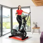 Elliptikus tréner Kapekor, dupla lendkerék, lépéshossz 40cm, Q faktor 18cm, max. 150kg, 16 fokozat, súly 70kg, Kinomap, kényelmes inSPORTline